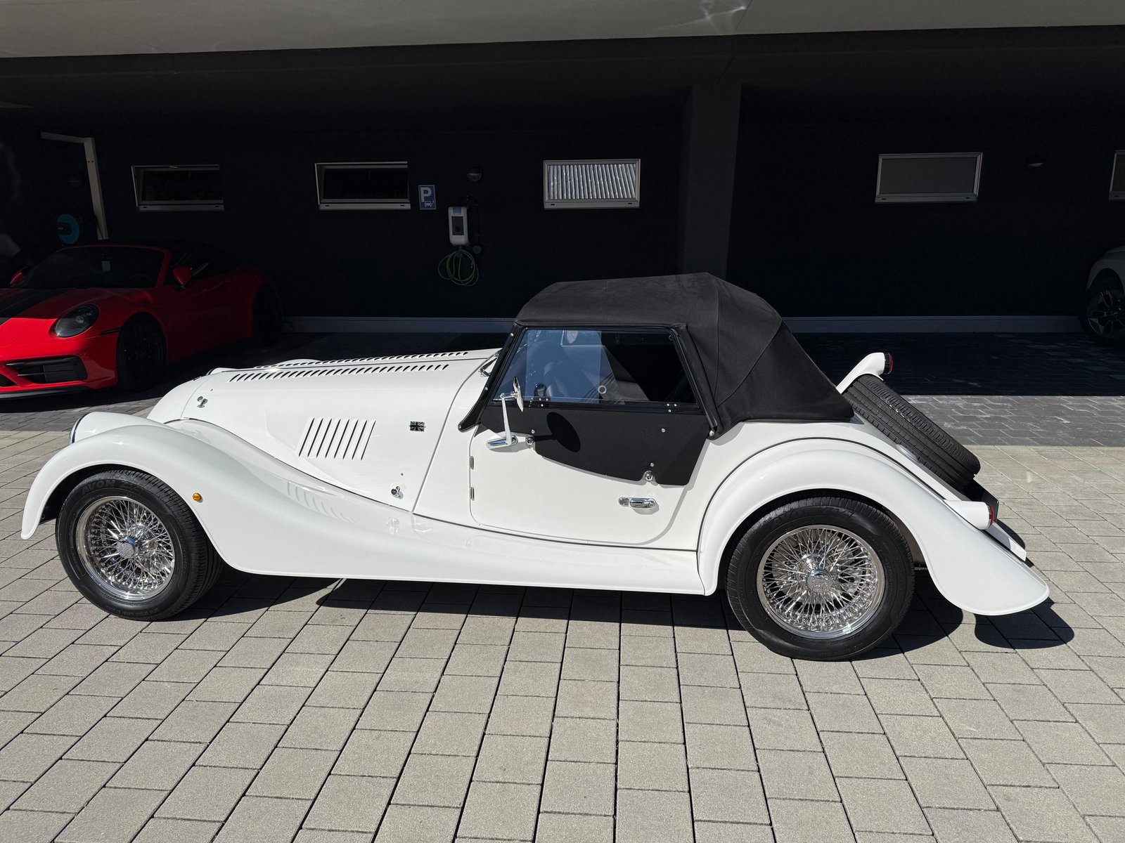 Morgan Plus 4 — photo 8